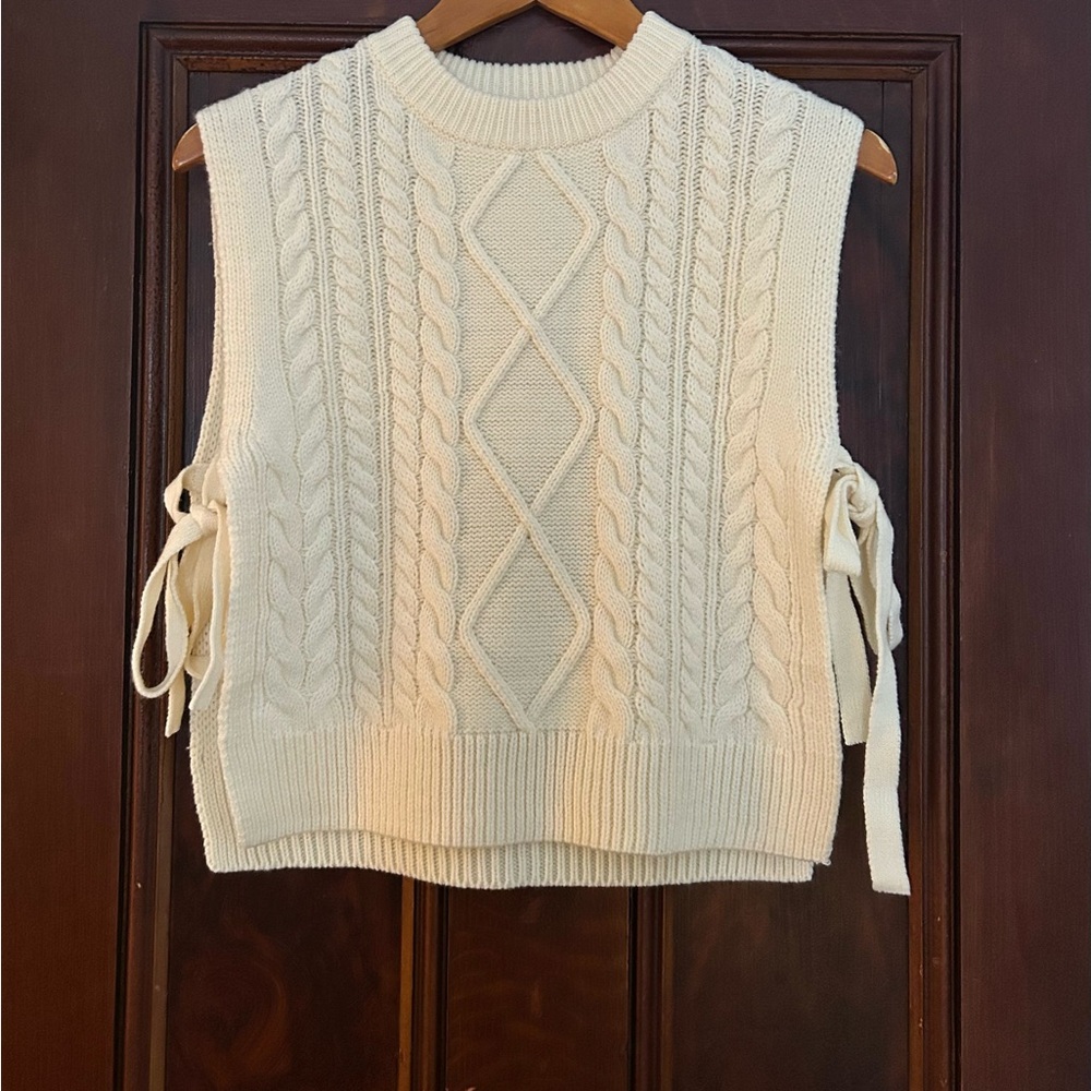OAK + FORT Cream Cable Knit Sweater Vest